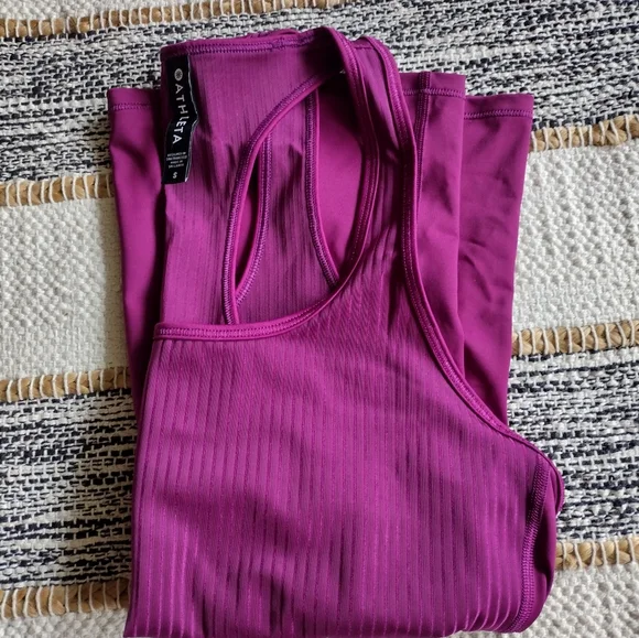 Athleta beautiful maroon top - Picture 7 of 7